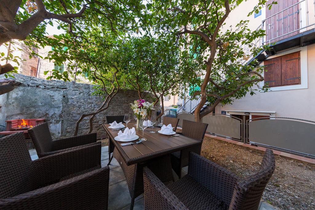 Riva Suite 2 Komiža Dış mekan fotoğraf